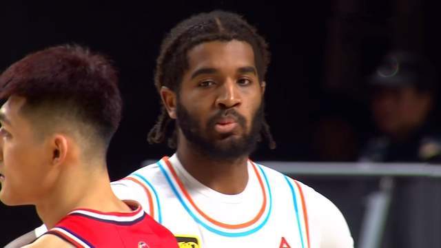 半岛·综合体育官网入口-山东男篮寻找内线外援，鲍威尔搭档高诗岩互补 配置4后卫攻防平衡