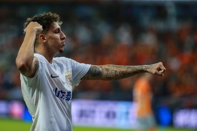 半岛体育-【中超】克雷桑破门陈蒲造乌龙 泰山客3比0十人亚泰